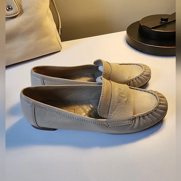 Authentic Chanel Elegant Cream Loafers Size 36 - Picture 1 of 9